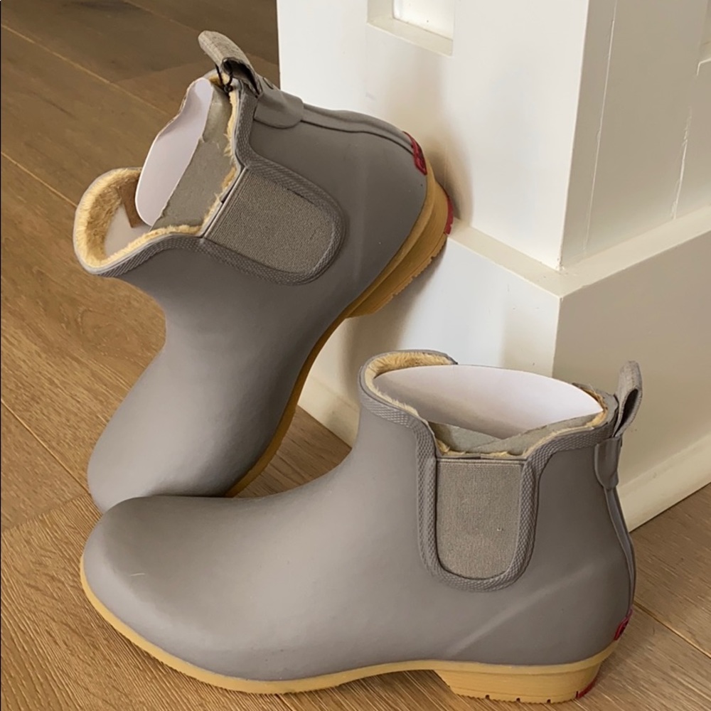 Chooka rain boots (brand new)